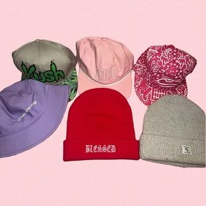 Random hat lot sale.
All have been used.
#hat #lot #trendy #vintage #streetwear